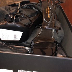 BRAND NEW YSL CASSANDRA SANDALS! NEVER WORN NWT !!